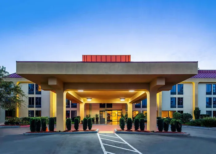 Oakland Airport Arena Hotel